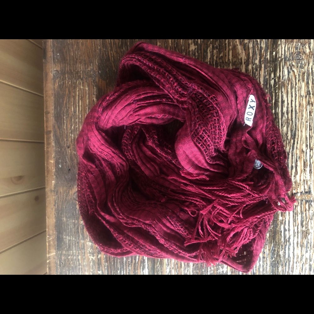Dark red Roxy scarf